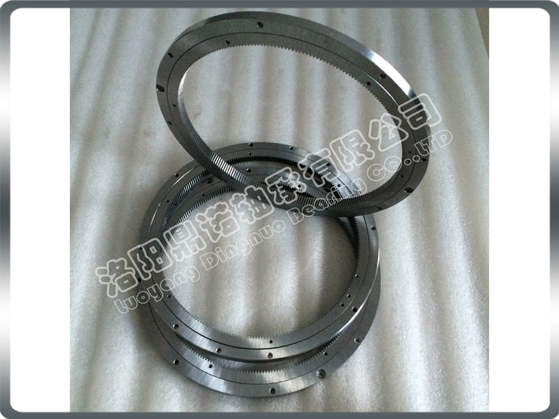 四點接觸球轉(zhuǎn)盤軸承-內(nèi)齒型